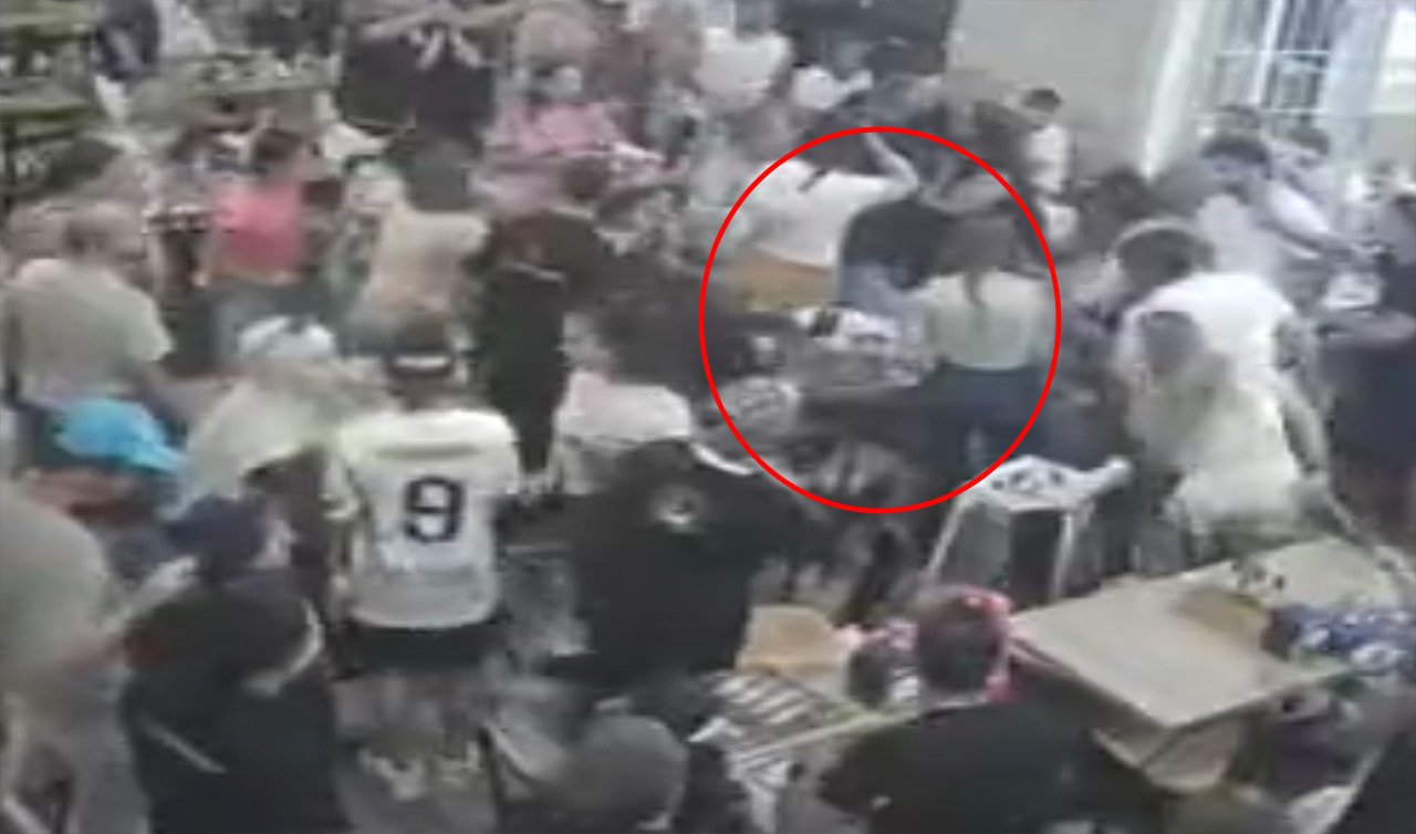 Nefes borusuna yemek kaçan 2 yaşındaki çocuk Heimlich manevrasıyla kurtuldu! İşte o anlar