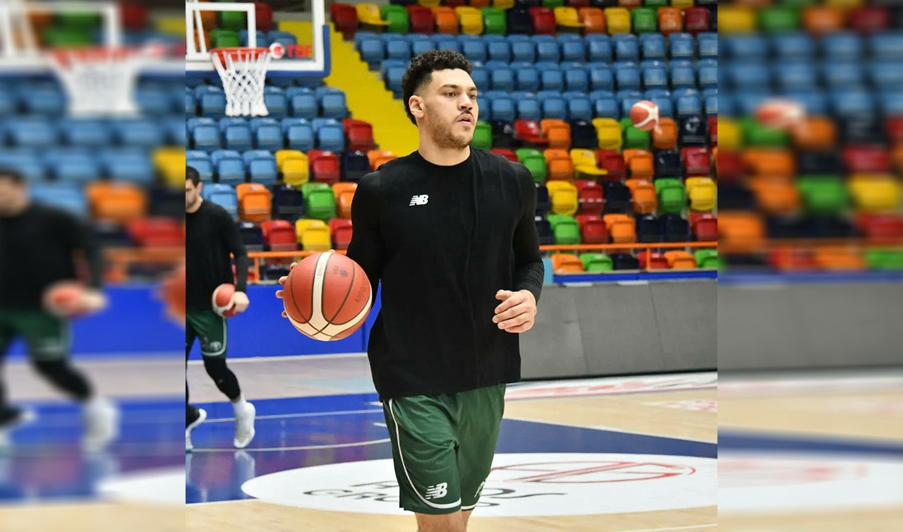 Konyaspor Basket’te Gavin de gitti
