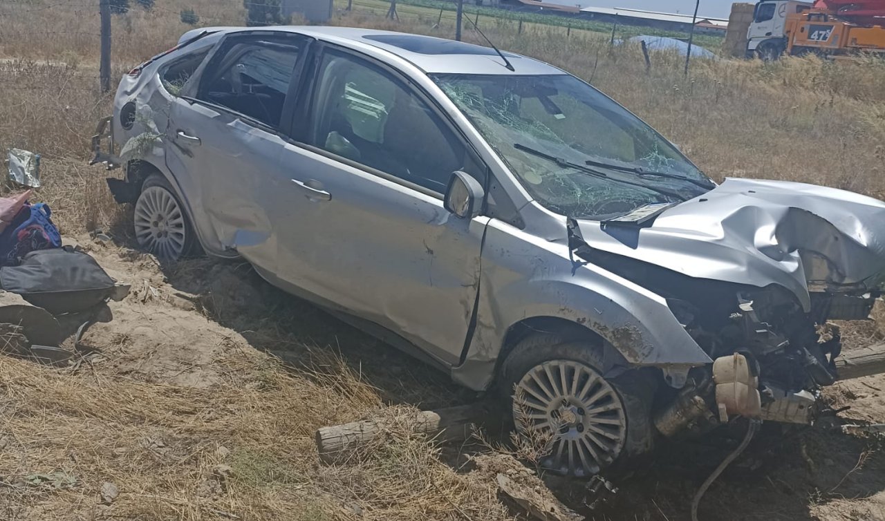 Konya’da otomobil ağaca çarptı: 5 kişi yaralandı