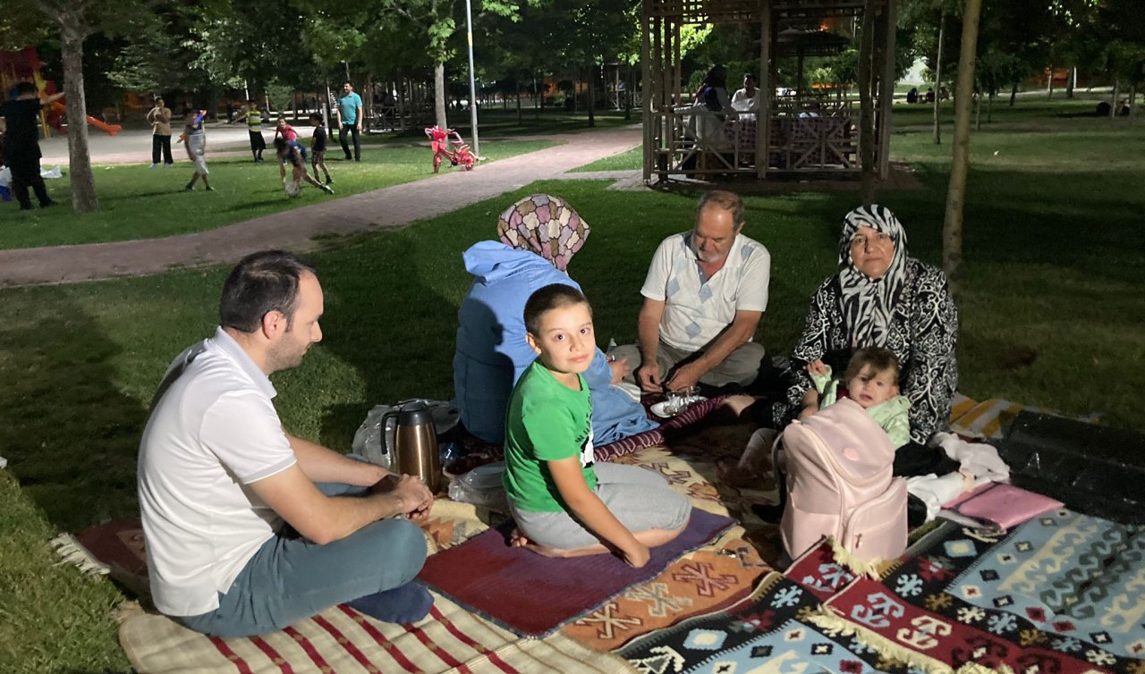 Deprem korkusu! Konyalılar saatlerce evlerine giremedi