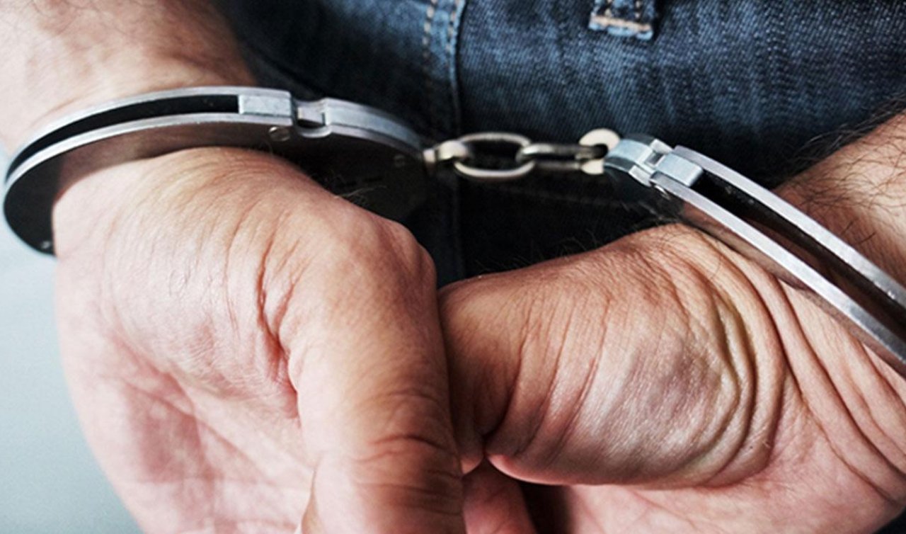Ormanda izinsiz ağaç kesen kişi yakalandı