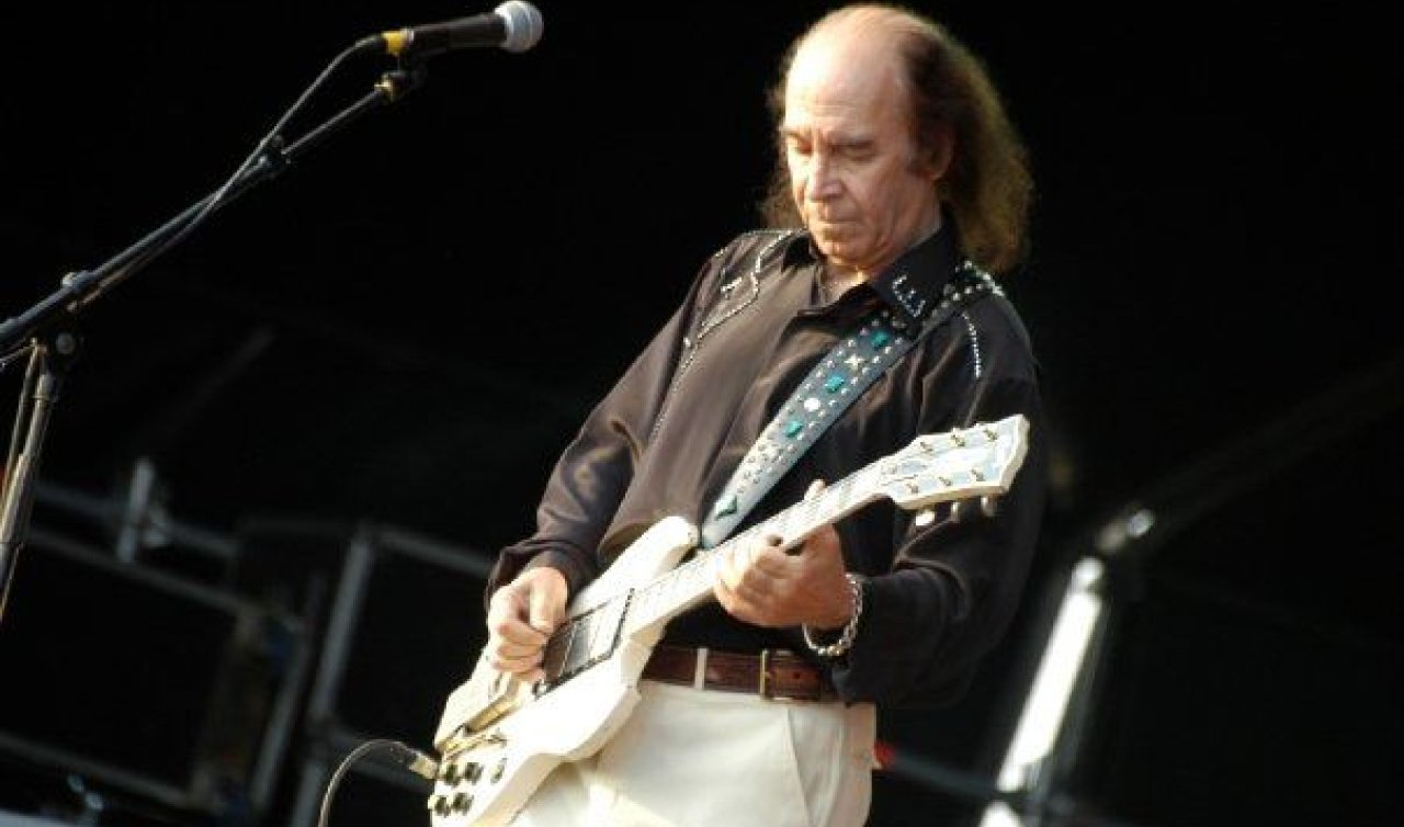  Erkin Koray hayatını kaybetti