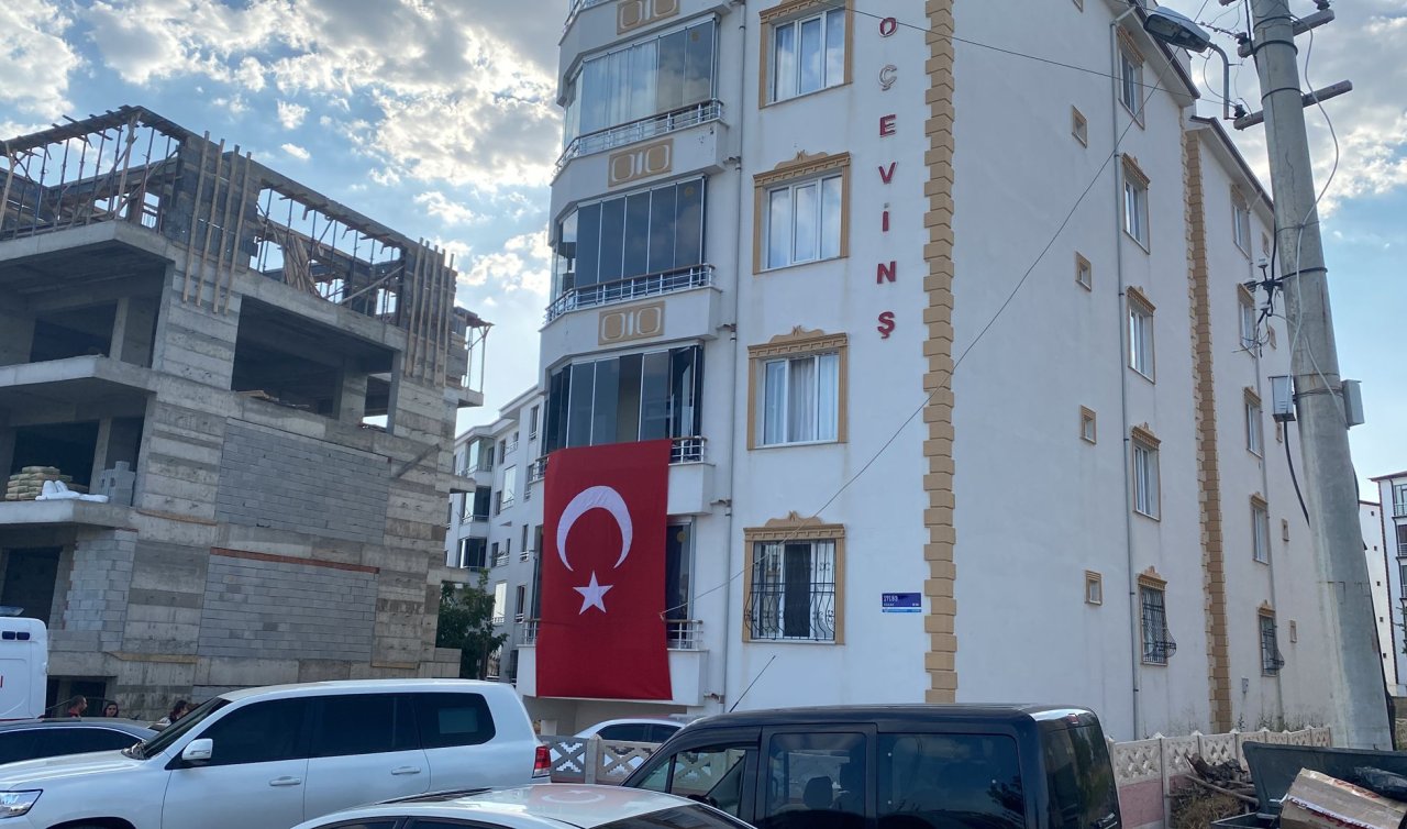 Pençe-Kilit şehidinin Elazığ’daki baba evine ateş düştü
