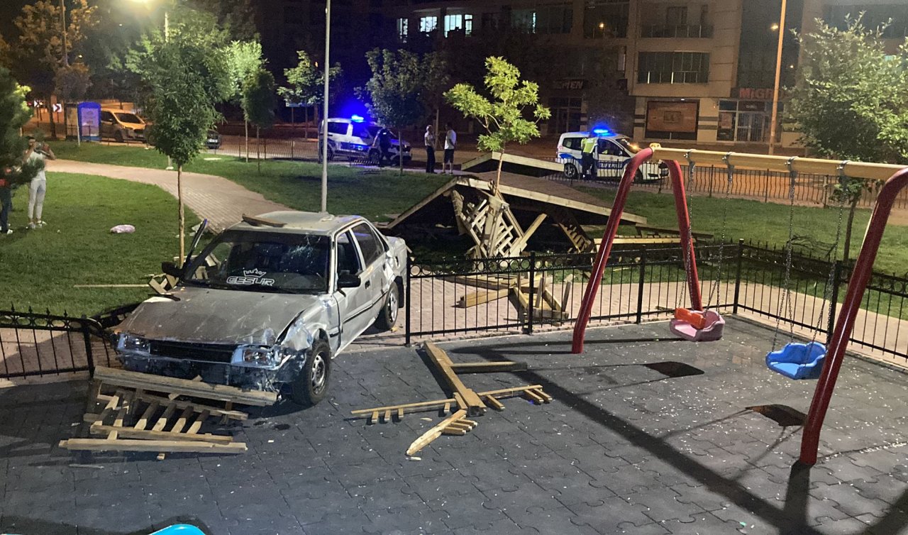  Konya’da otomobil oyun parkına daldı