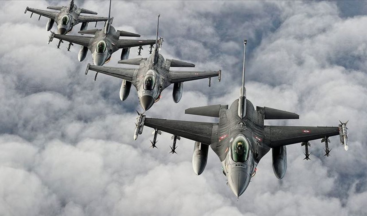  Türk Hava Kuvvetleri Kıbrıs adasının güneyinde eğitim uçuşu gerçekleştirdi