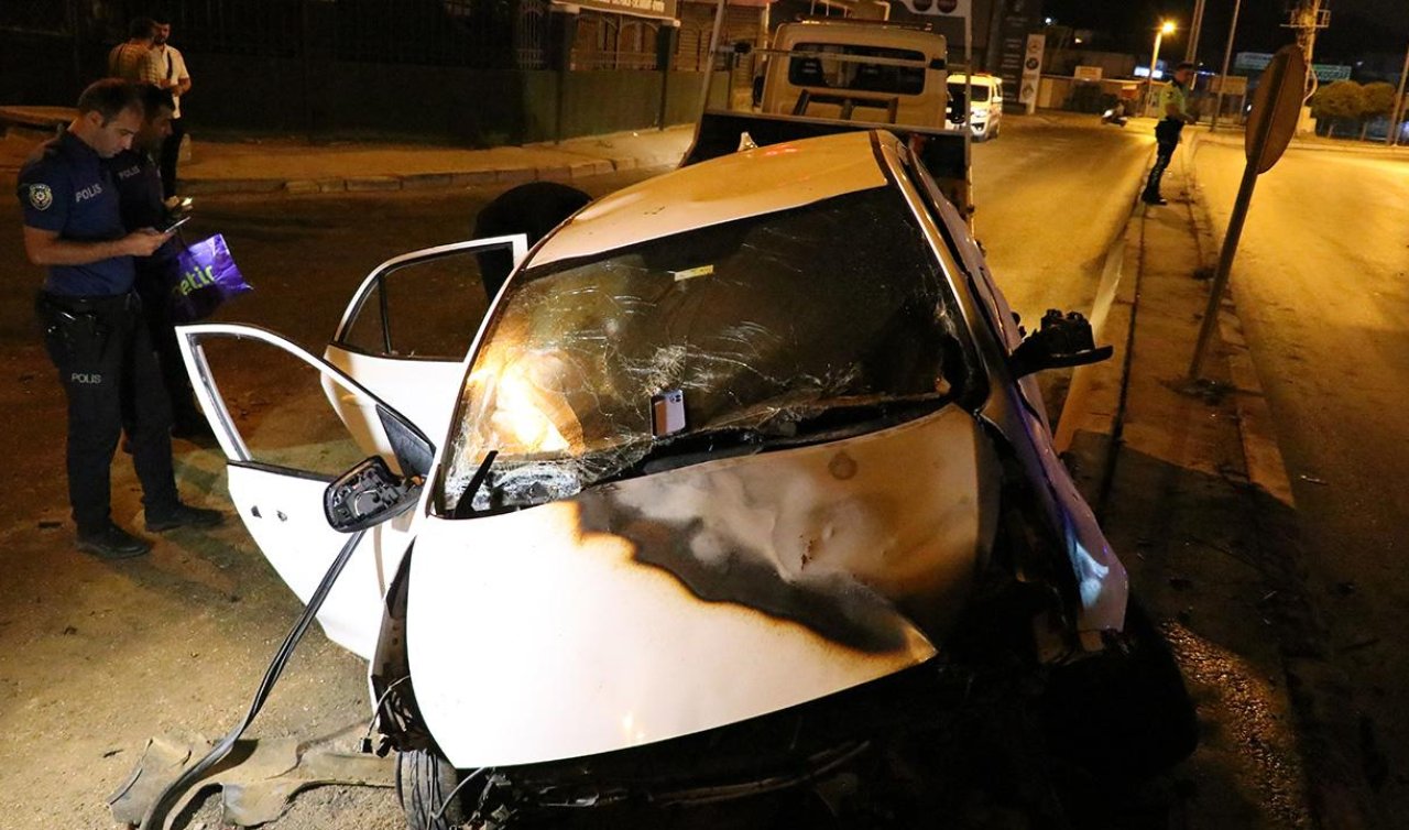 Refüje çarpan otomobil alev aldı: 2 ağır yaralı