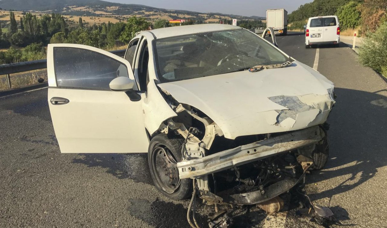  Feci kaza: Bariyerlere giren otomobildeki 2 kişi hayatını kaybetti