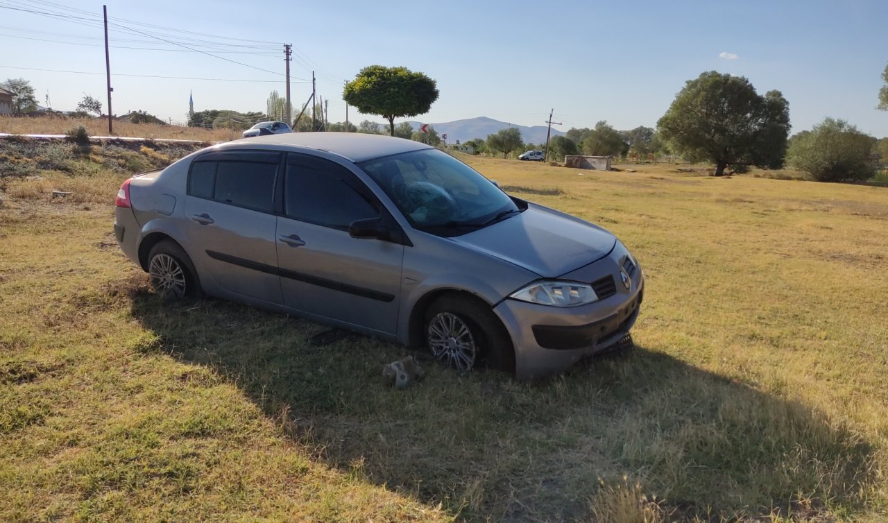  Konya’da bir otomobil şarampole uçtu: Sürücü ve annesi yaralandı