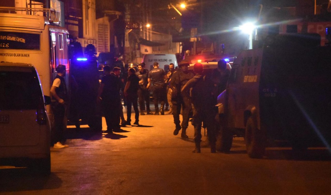 Kavgayı ayırmaya çalışan polis memuru bıçakla yaralandı