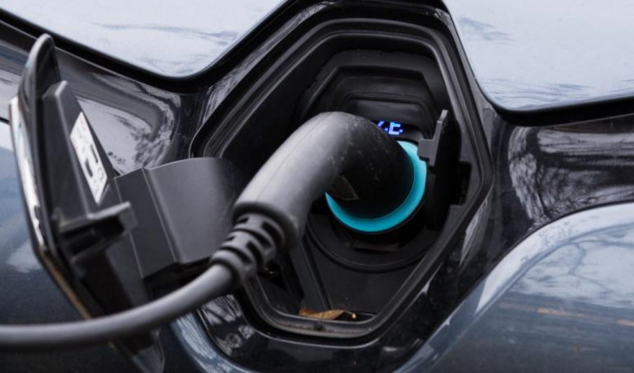 Elektrikli şarj soketi için hedef 38 bin