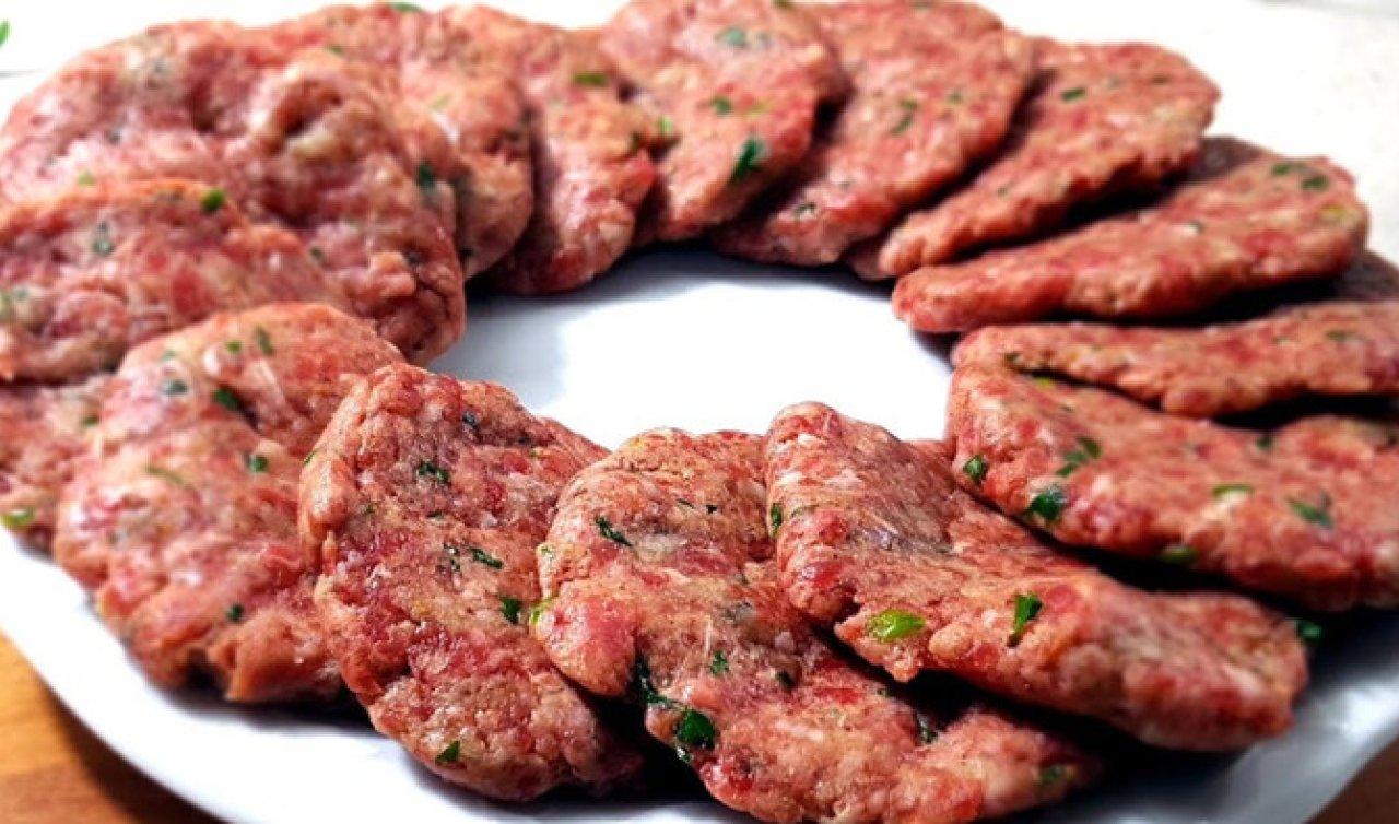  Köfte harcına 1 kaşık ekleyin, daha dışarıda yemezsiniz!