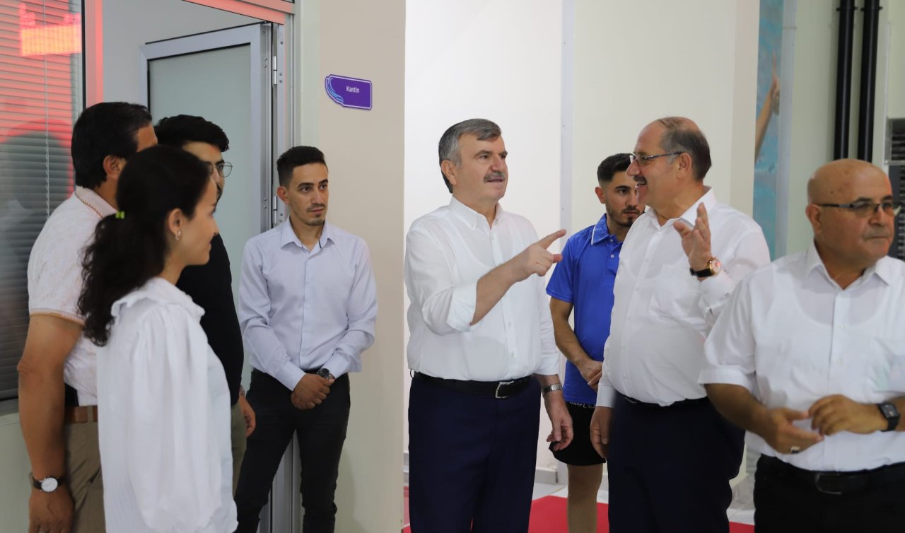 Akyürek Karapınar ziyaretleri kapsamında Yarı Olimpik yüzme havuzunu inceledi