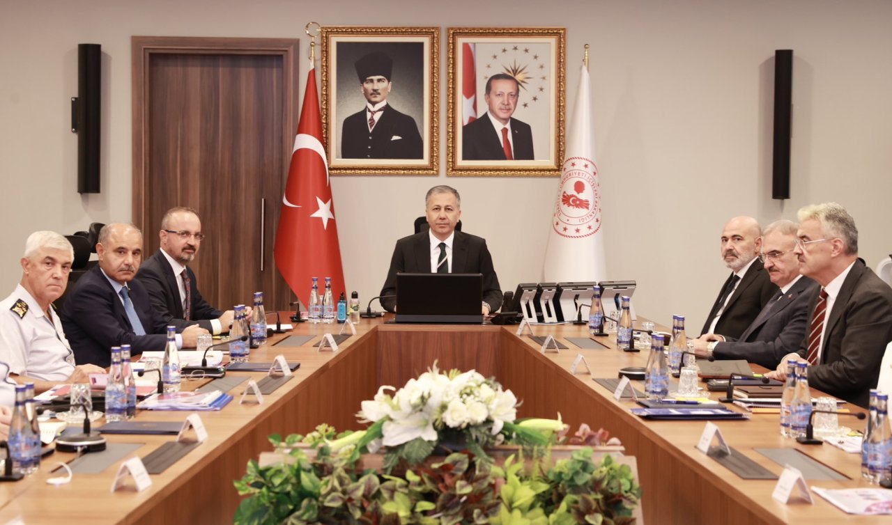 Bakan Yerlikaya: Okul çevrelerinde güvenlik önlemleri büyük bir hassasiyetle uygulanacak