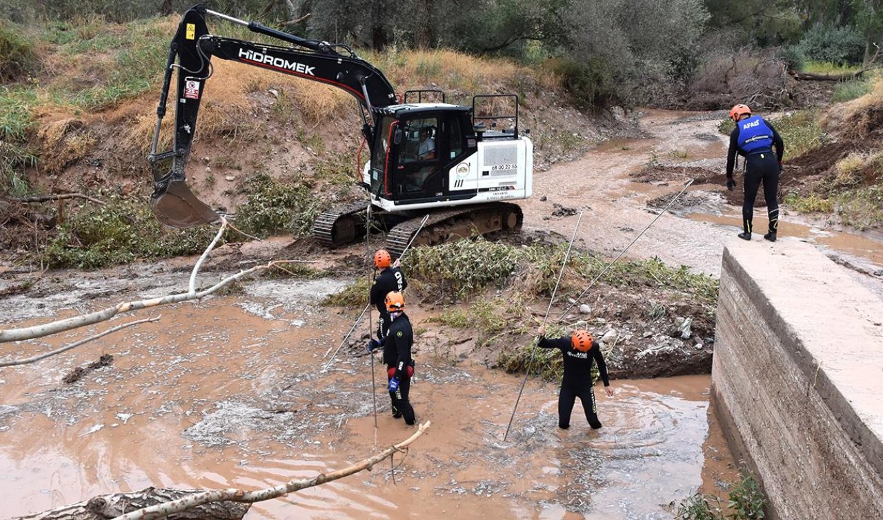Selde kaybolan bebeği arama çalışmaları sürüyor