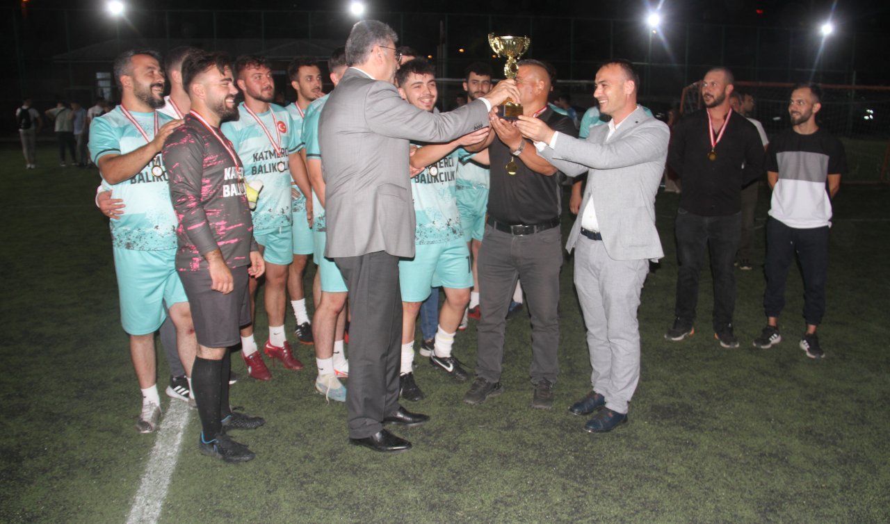 Beyşehir’de futbol turnuvası sona erdi! Ödü töreni düzenlendi