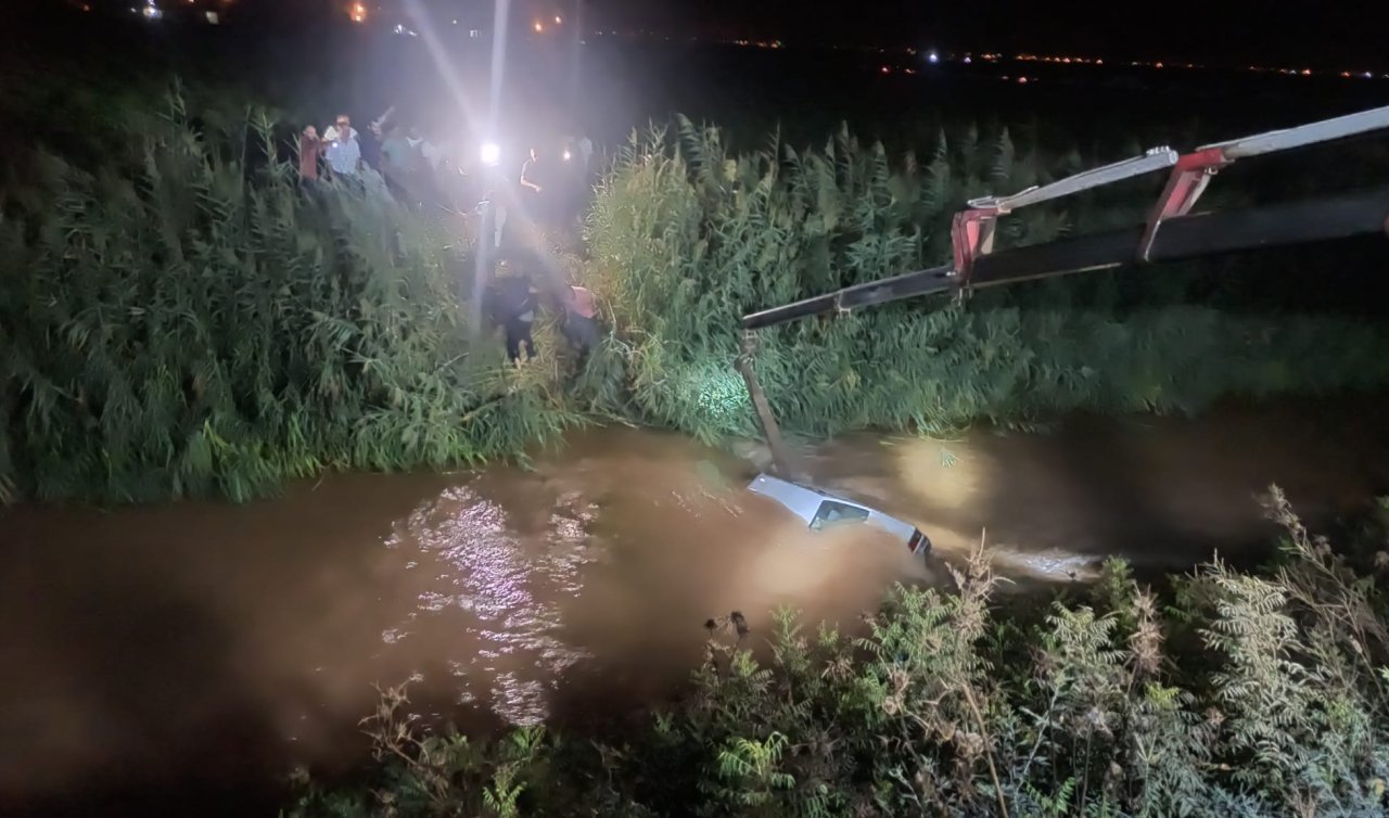 Sulama kanalına uçan otomobildeki anne ve 2 çocuğu öldü!