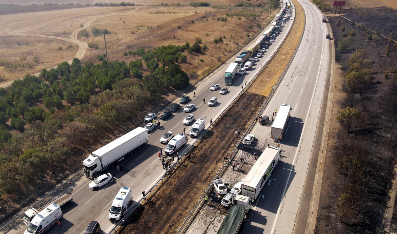 Anız ateşinden duman kaplayan TEM’de zincirleme kaza: 1 ölü, 36 yaralı