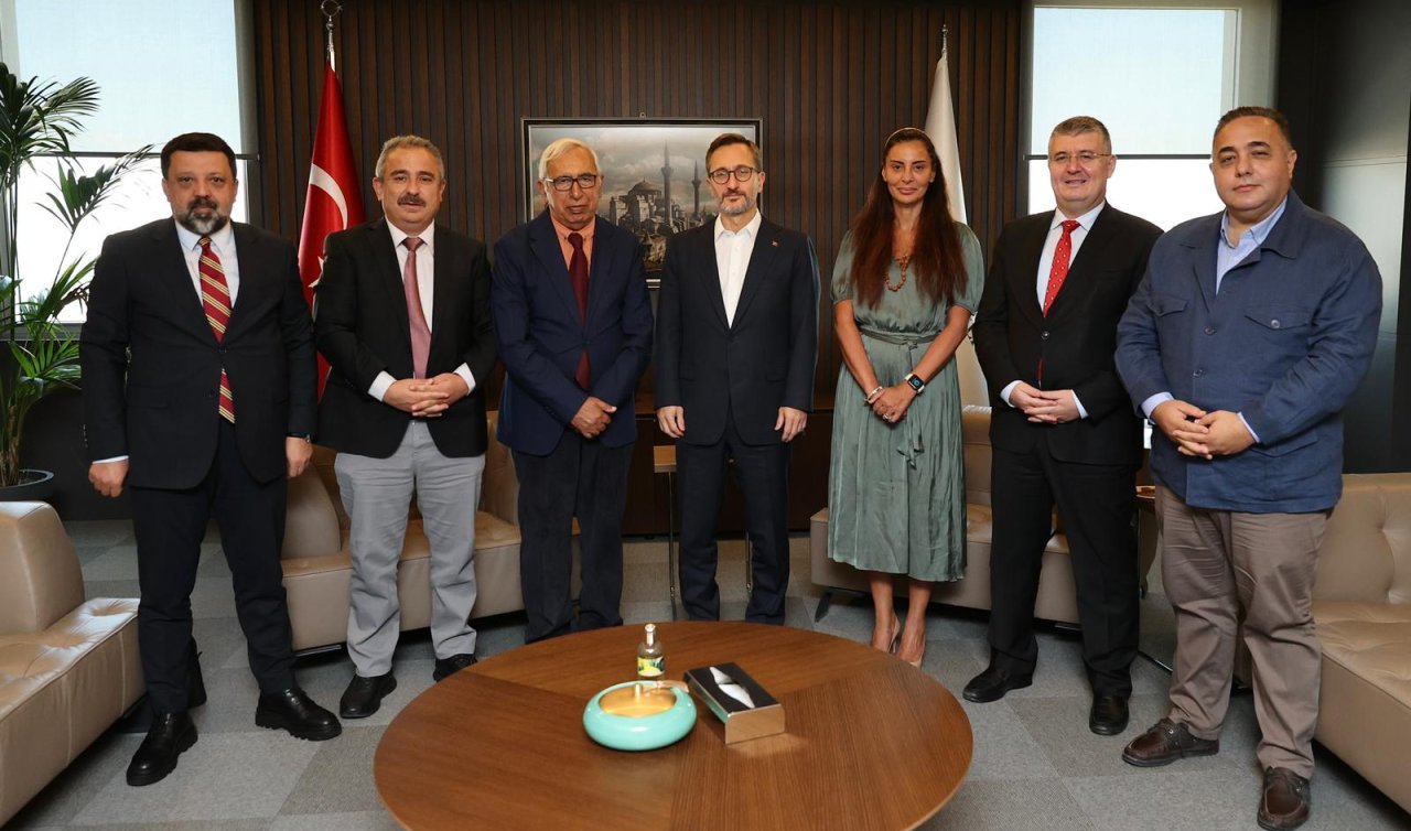Gazetecilerden ‘Yeşil Pasaport’ talebi ile İletişim Başkanı Altun’u ziyaret etti