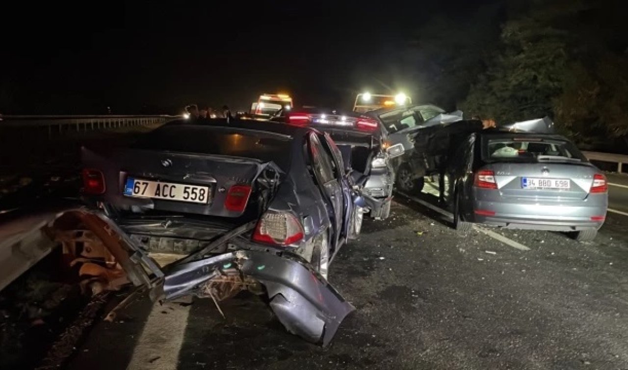 Zincirleme trafik kazasında 11 araç birbirine girdi: Yaralılar var