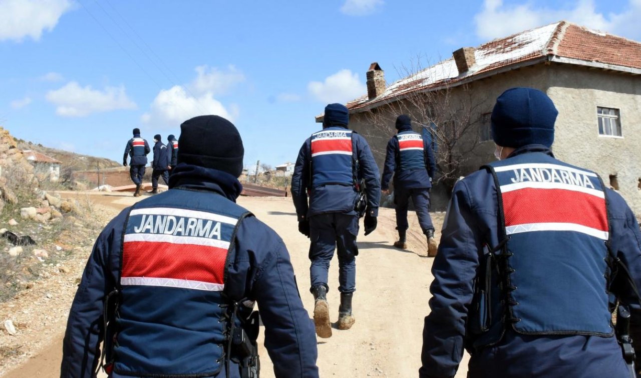 Jandarma Genel Komutanlığına 6 bin 940 sözleşmeli uzman erbaş alınacak.