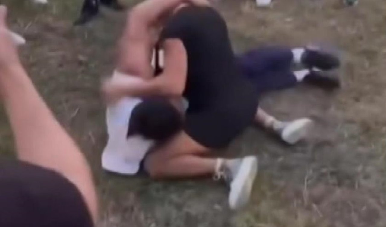 TikTok’ta atışan fenomen ile dövüşçünün kavgası kanlı bitti! İşte o görüntüler 