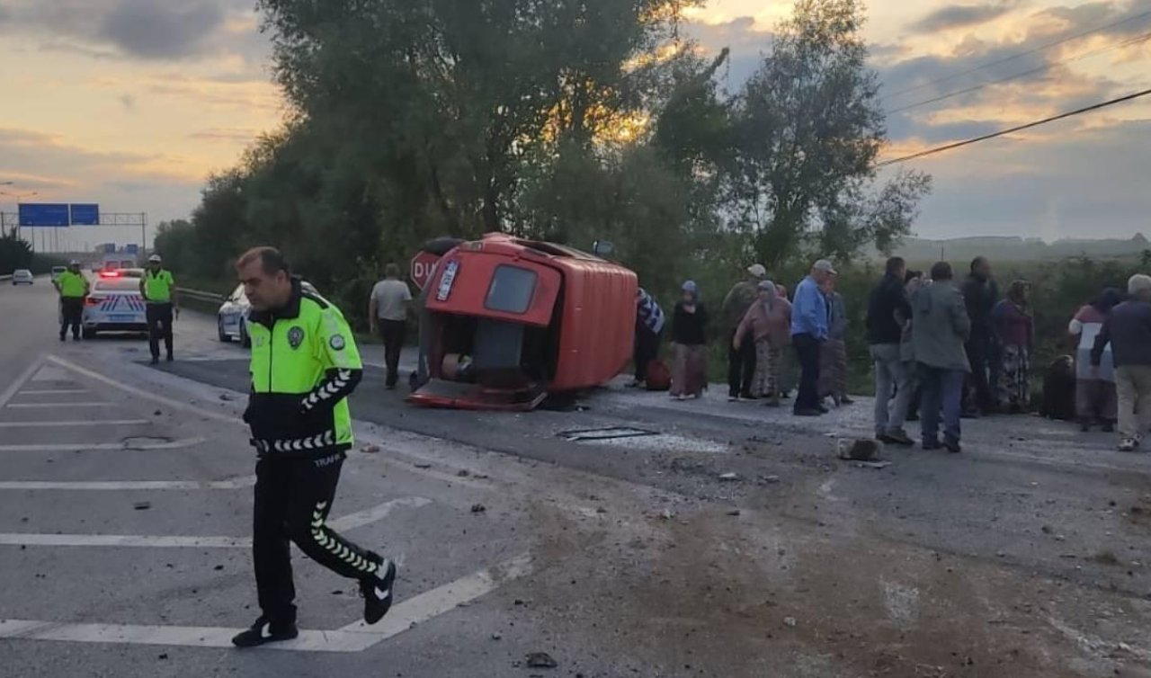 Lastiği patlayan minibüs devrildi: 15 yaralı