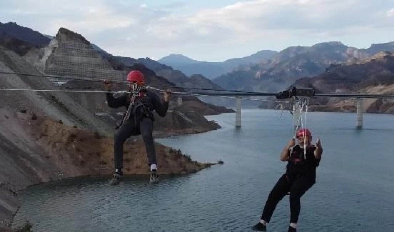 Belediye başkanının zor anları! Kendi yaptığı hattı denemek isterken mahsur kaldı