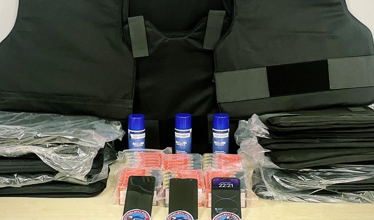 Polisten kaçan şüphelinin aracından 20 çelik yelek çıktı