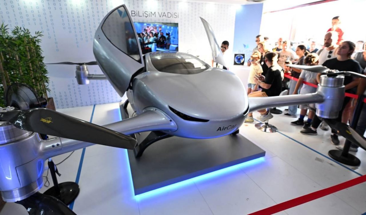 Yerli uçan araba AirCar TEKNOFEST İzmir’de sergileniyor