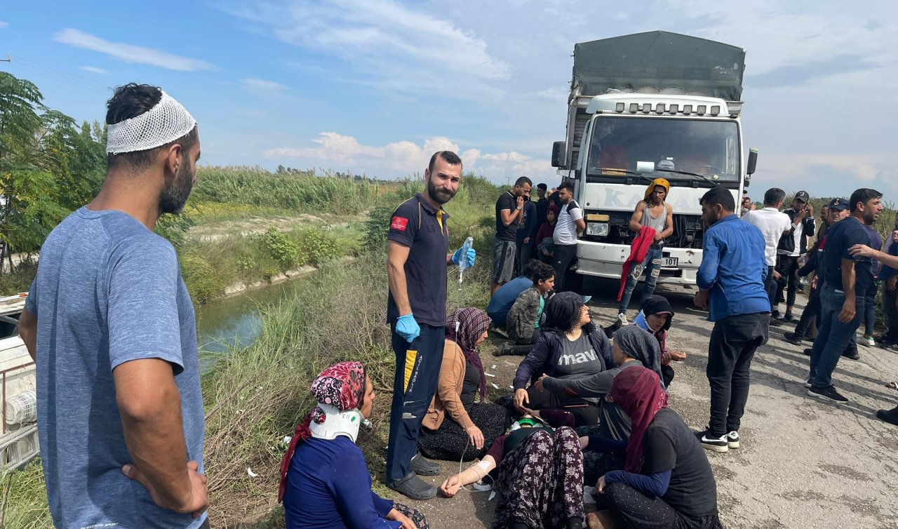 Tarım işçilerinin taşındığı minibüs kanala devrildi: 3’ü ağır 10 yaralı