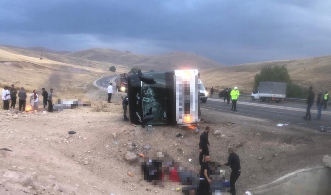 Sivas’ta yolcu otobüsü devrildi: 4 can kaybı, 34 yaralı