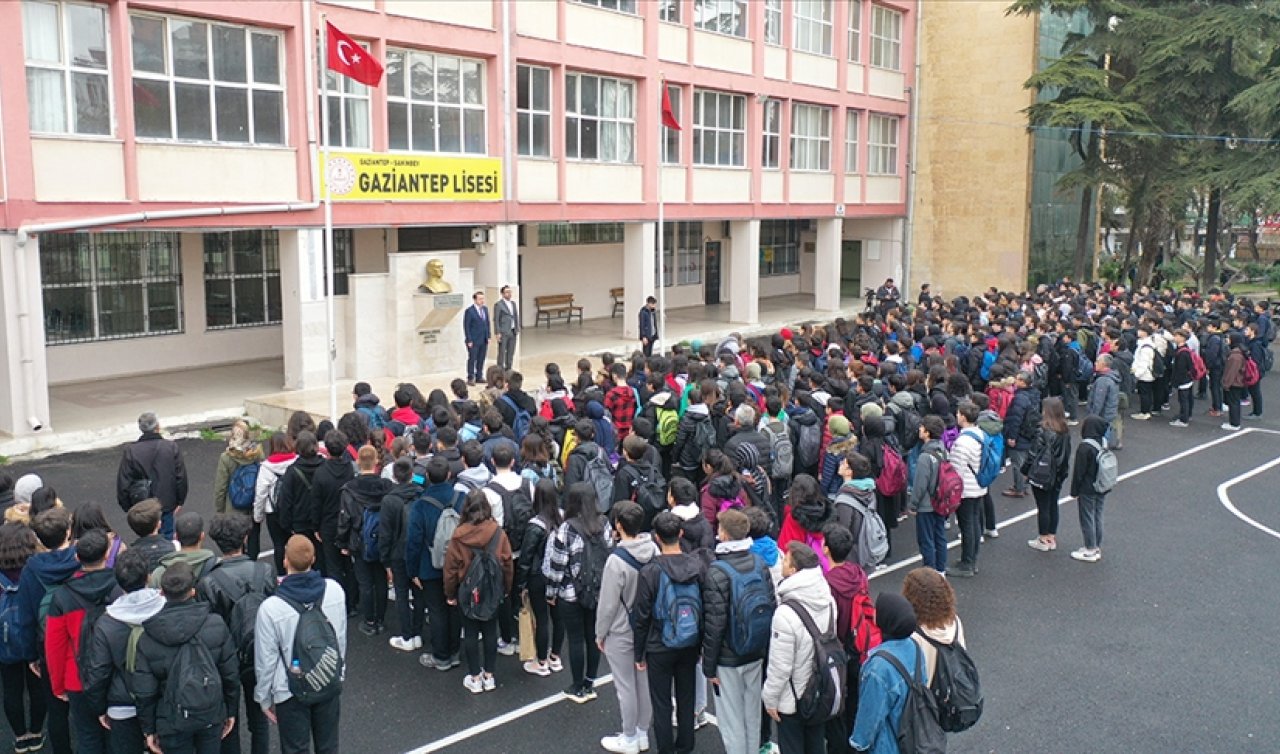 Okullarda Filistin’deki saldırılarda hayatını kaybeden çocuklar için saygı duruşunda bulunulacak