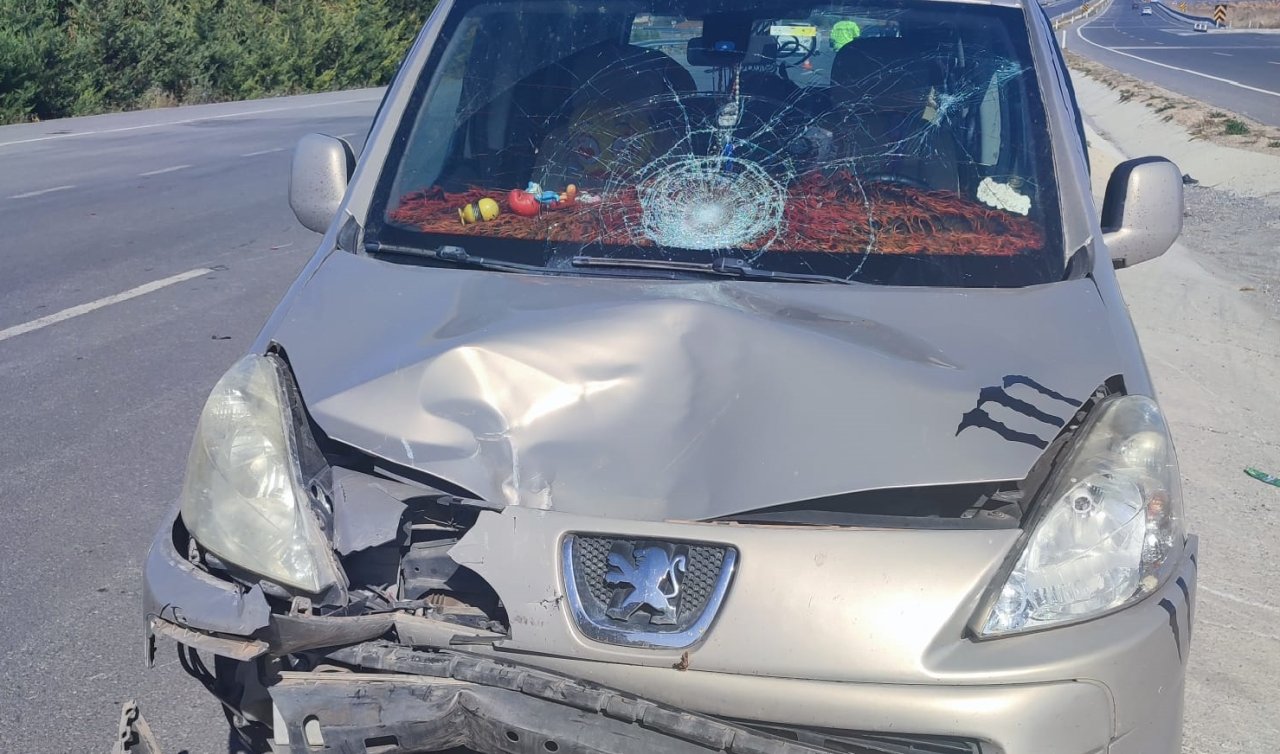 Konya’da hafif ticari araçla çarpışan motosikletin sürücüsü öldü