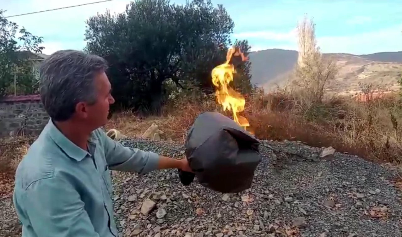 Su kuyusu sondajında gaz açığa çıktı; poşete doldurup çakmakla deneme yaptılar
