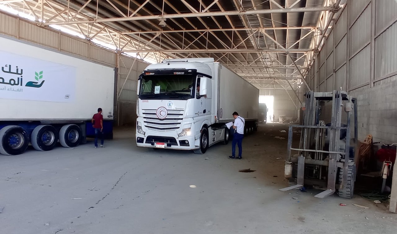 Gazze’ye 59 kamyon insani yardım