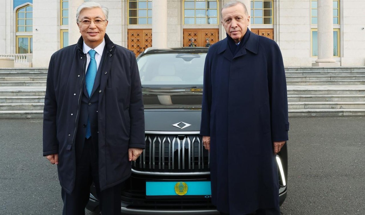 Cumhurbaşkanı Erdoğan Tokayev’e Togg hediye etti