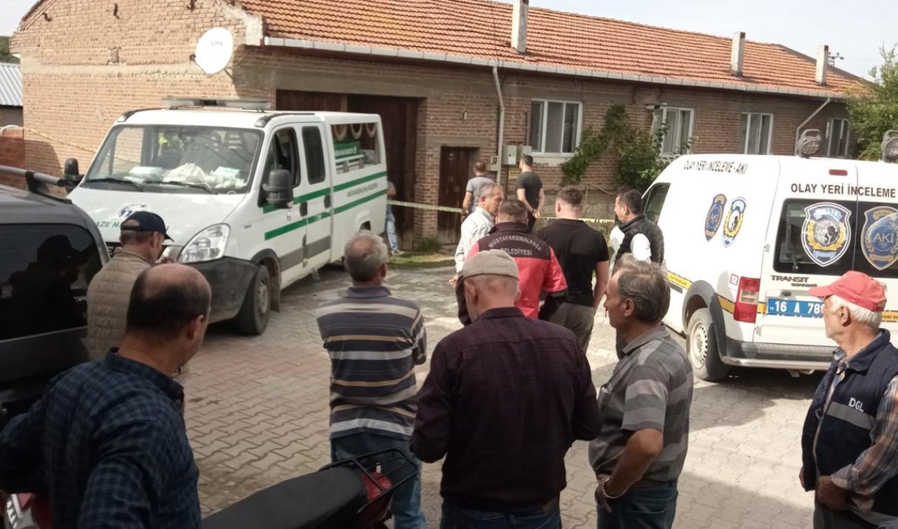 Eşi ve 2 oğlunu silahla öldüren kişi intihar etti
