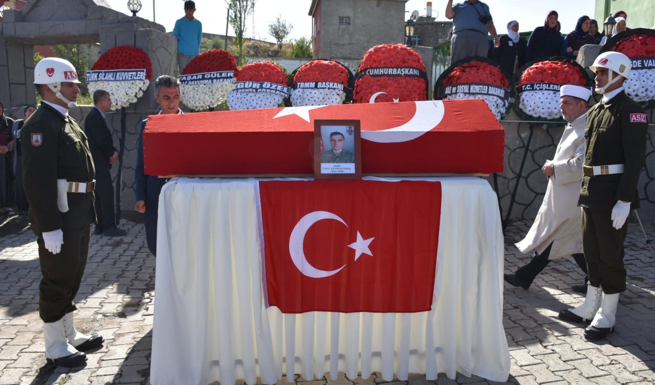 Şehit Piyade Sözleşmeli Er Özbek son yolculuğuna uğurlandı