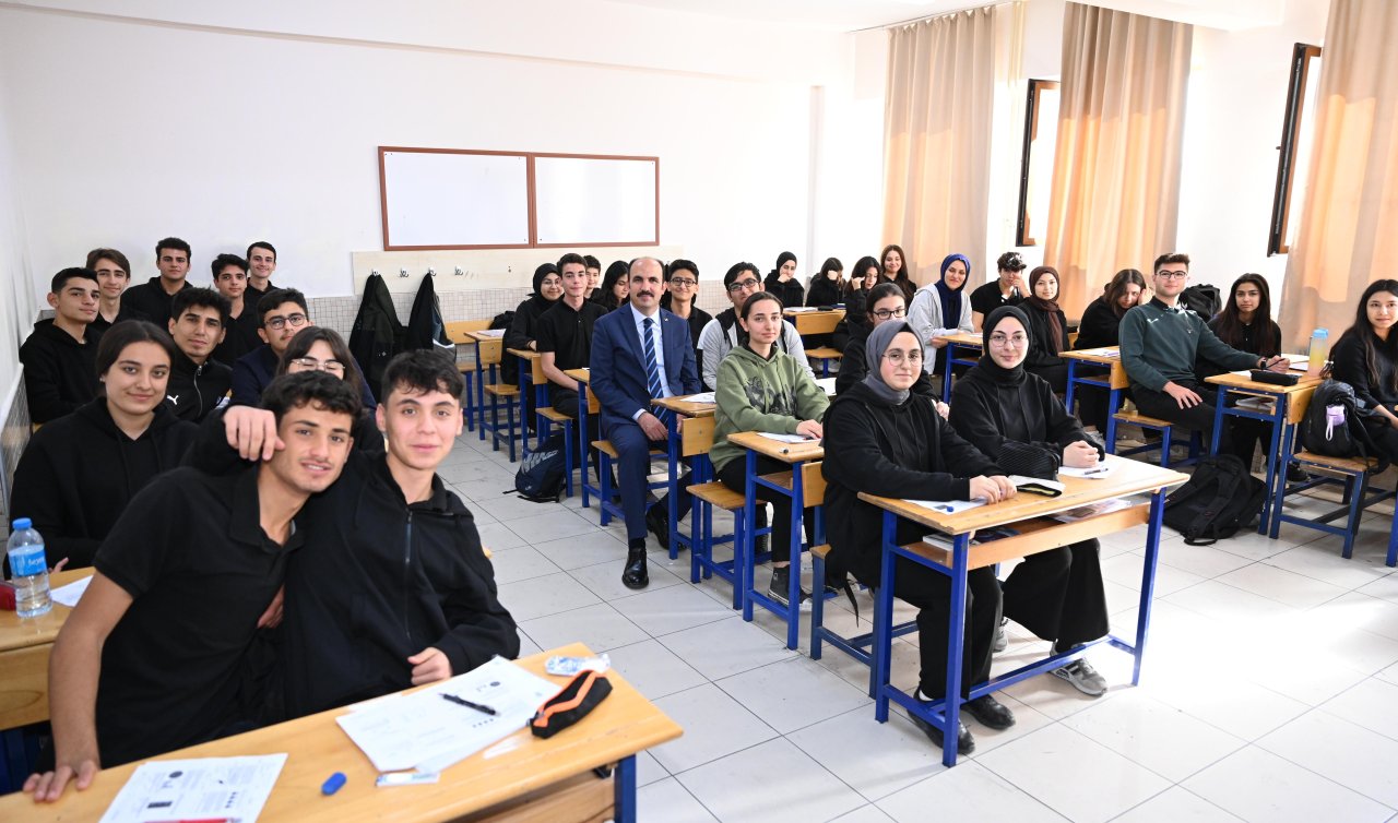 Başkan Altay lise öğrencileriyle buluştu