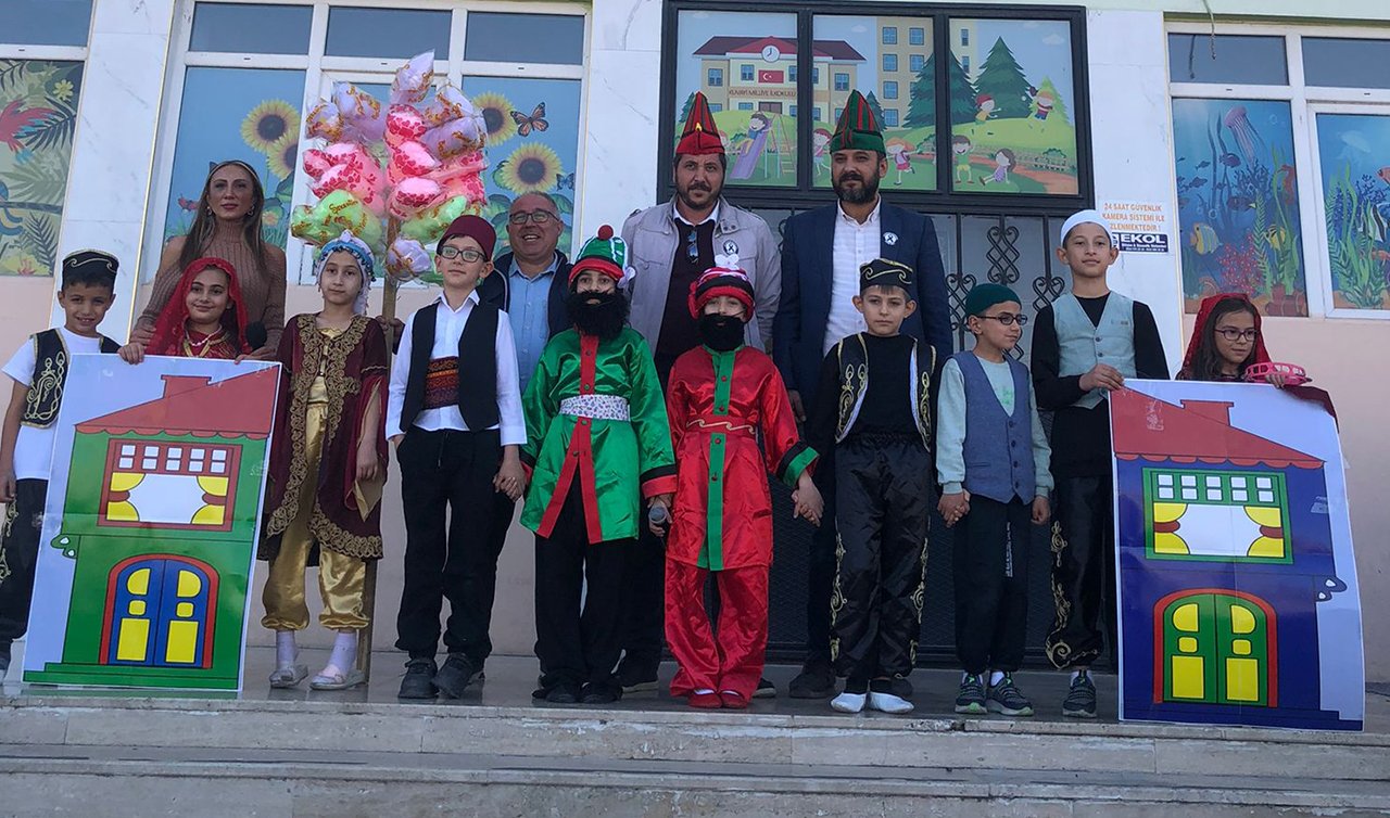  Milli ve manevi değerleri Hacivat-Karagöz” ile öğrendiler