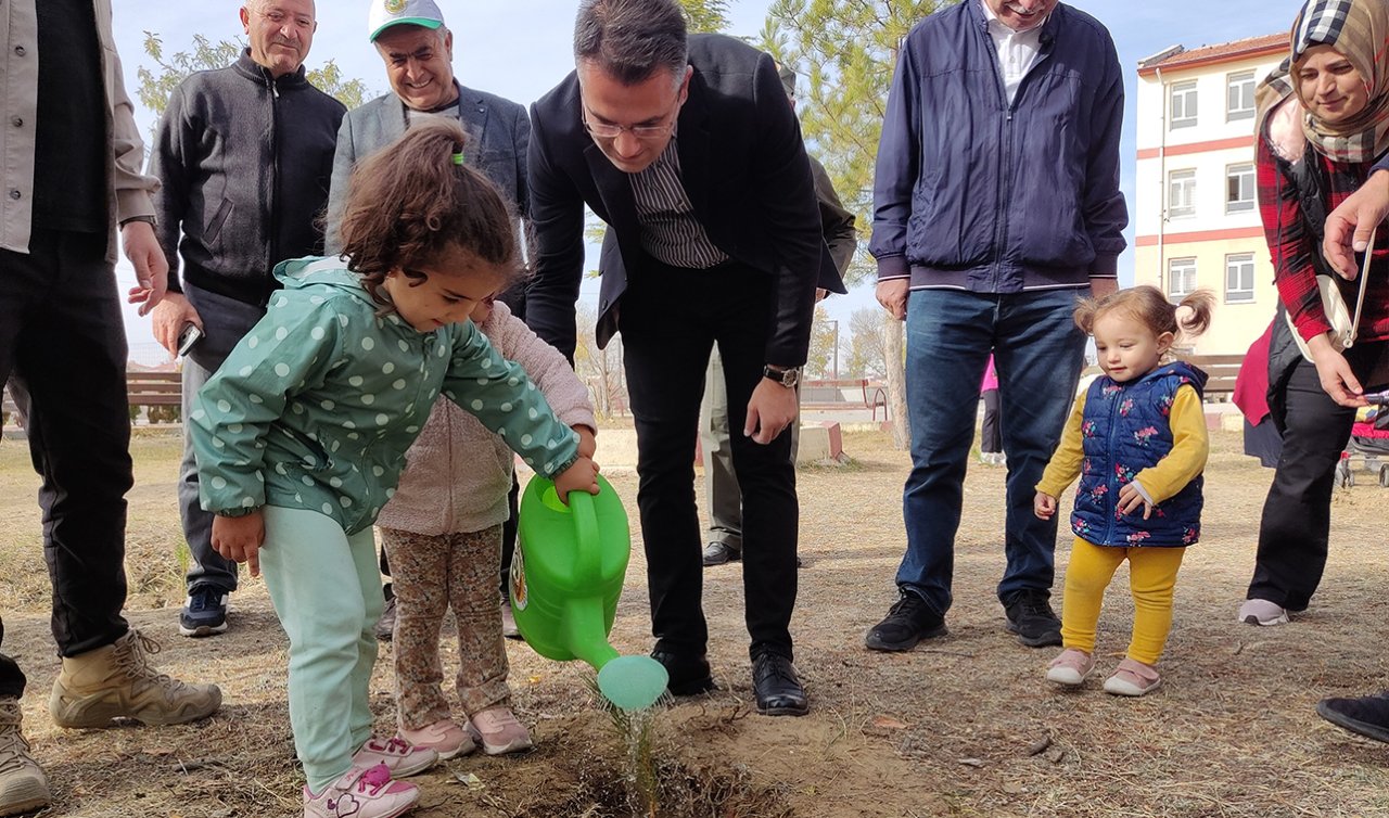 Kulu ’da “Geleceğe Nefes, Cumhuriyete Nefes’’ için fidanlar toprakla buluşturuldu