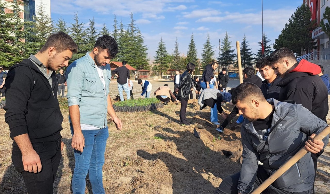  Selçuk Üniversitesinde 1867 fidan toprakla buluşturuldu
