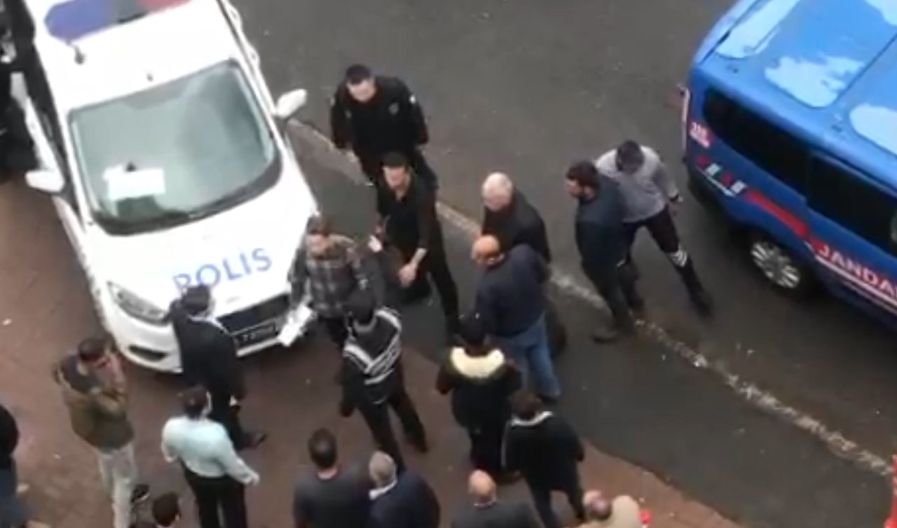 Kadını sokakta tehdit eden polise soruşturma açıldı