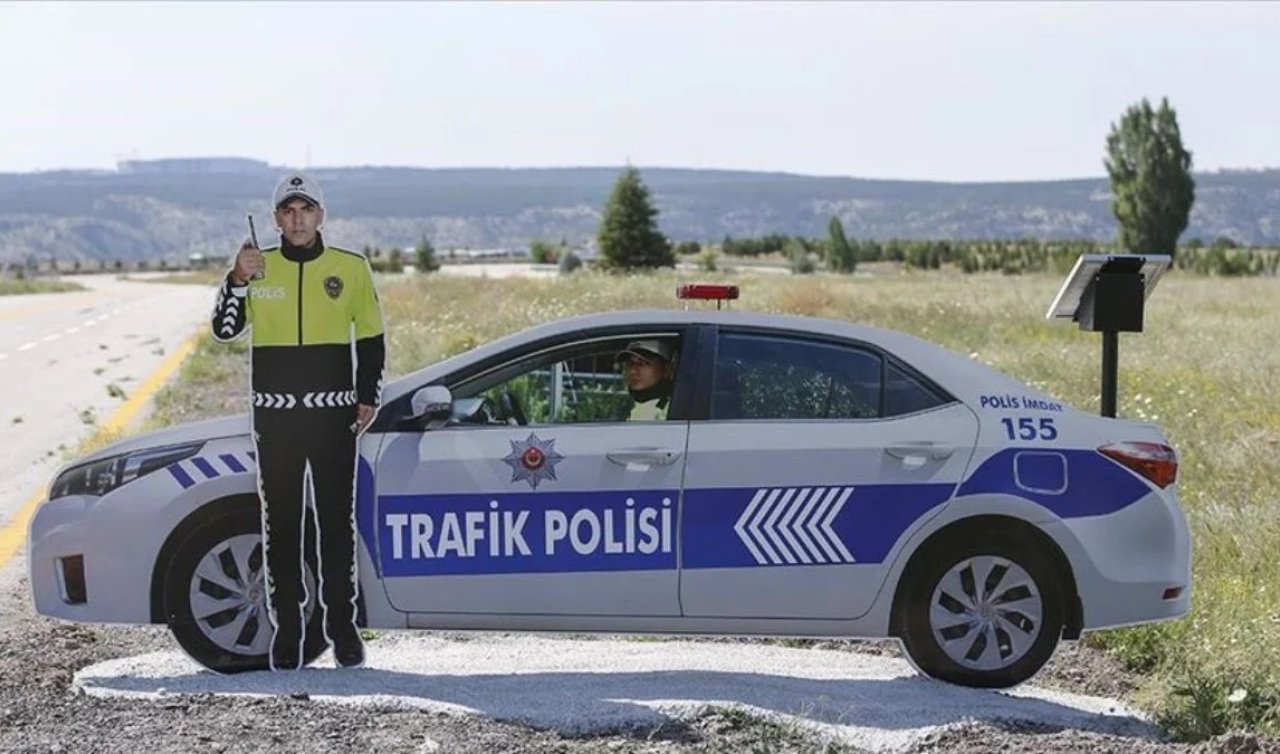 Yollardaki maket polis aracı bakın ne işe yarıyormuş?