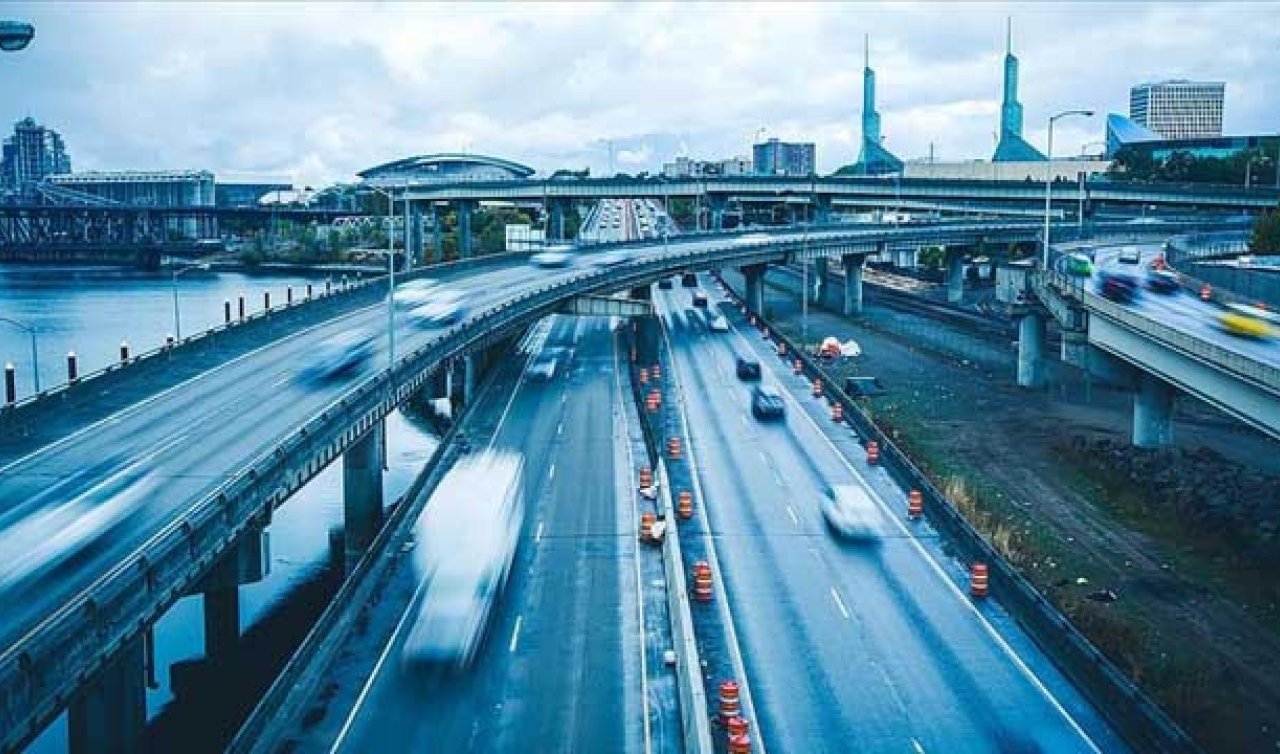 Yollar akıllı ulaşım sistemleriyle donatılacak