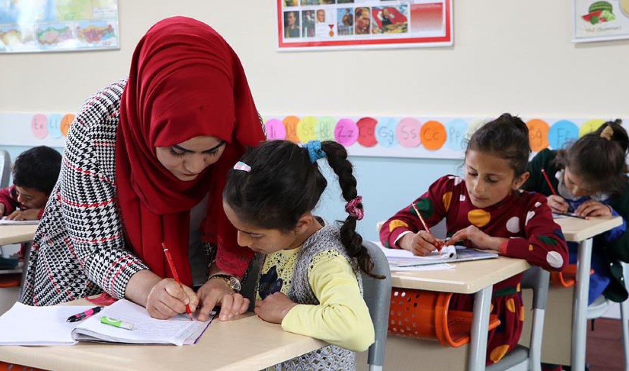 24 Kasım Cuma okul var mı, tatil mi? 2023 Öğretmenler Günü ders işlenecek mi?
