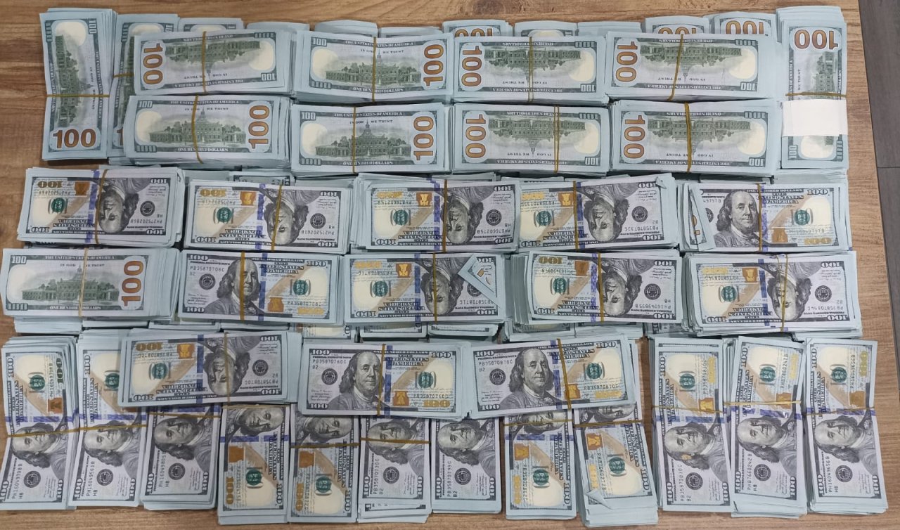 Vücutlarına sarılı sahte 580 bin dolar ele geçirildi! 