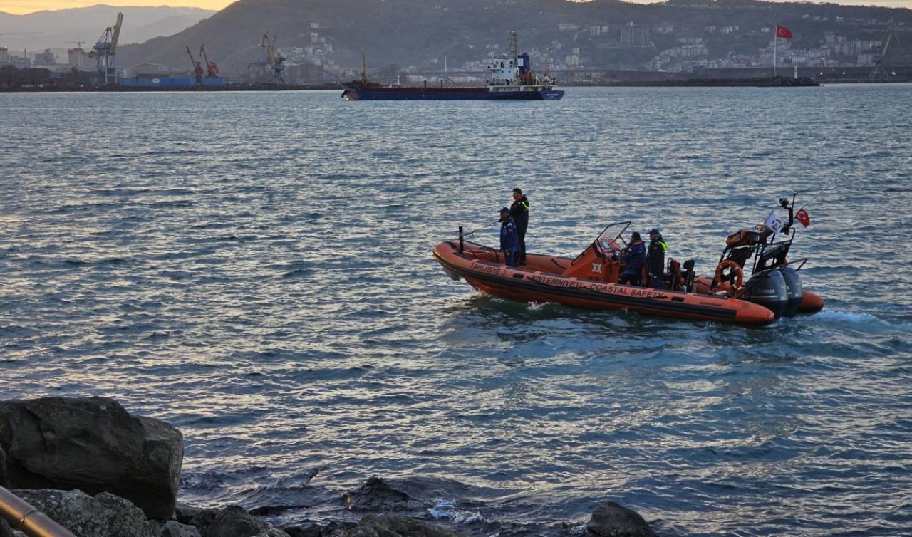 Kayıp 7 denizciyi arama çalışmaları olumsuz hava nedeniyle durduruldu