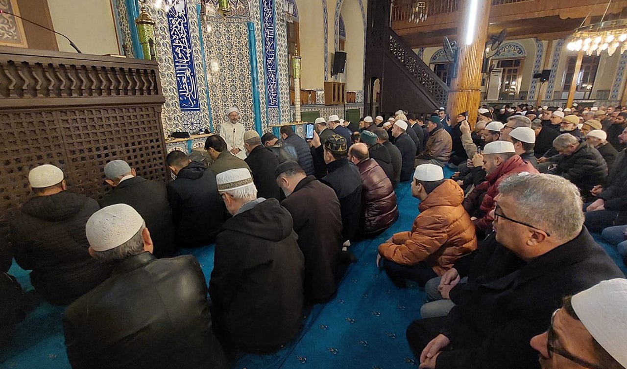 Konya’da sabah namazı buluşması! Gazze’ye dua