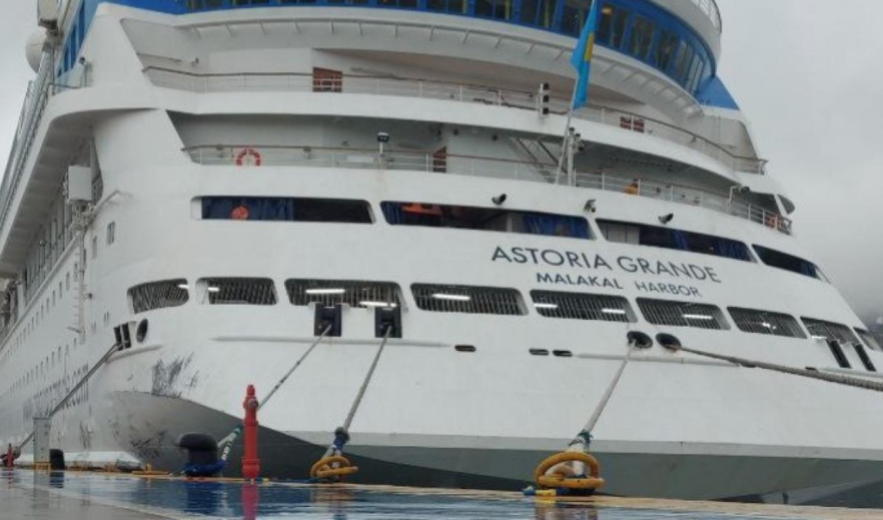 Turistleri taşıyan gemi 33. kez Amasra Limanı’nda
